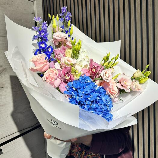 Сборный букет с орхидеями