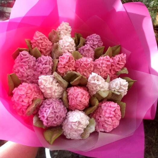 Bouquet of lilac from marshmallows