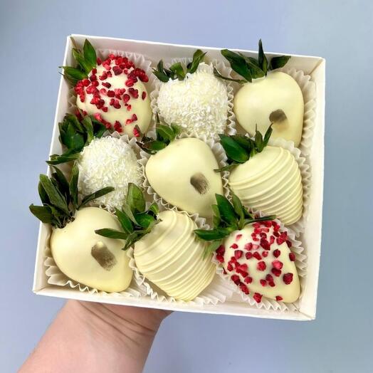 Клубника в белом бельгийском шоколаде