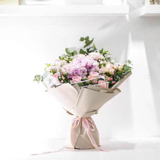 Premium Pinkish Mixed Bouquet