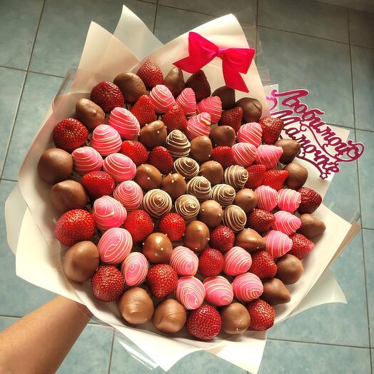 Букет из клубники в шоколаде