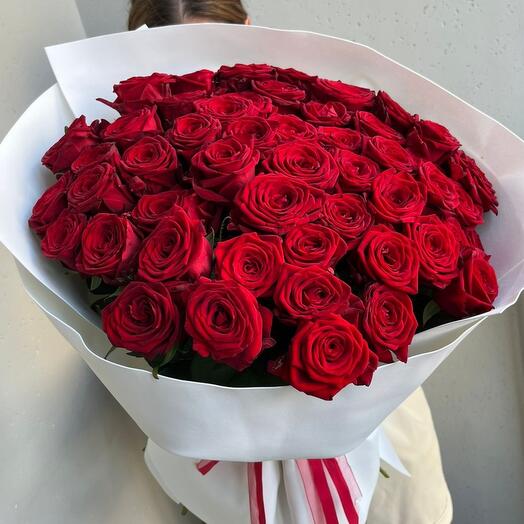 Elegante ramo de 51 rosas (Rusia)