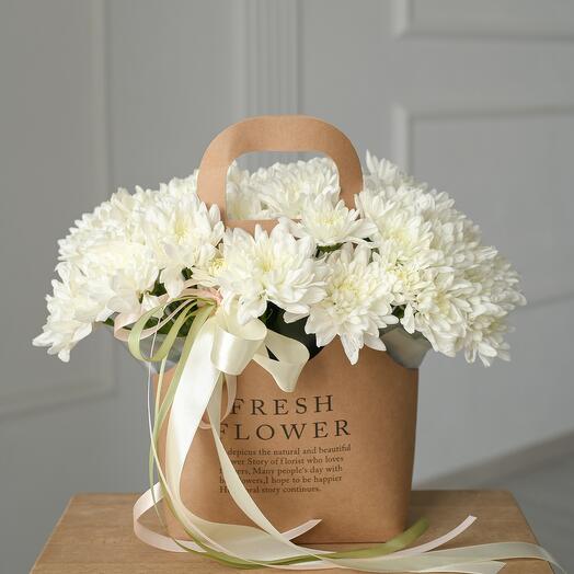 Handbag with chrysanthemums