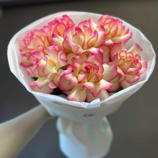 Букет из 7 Французских Роз от Цветочного магазина Оранж Алматы