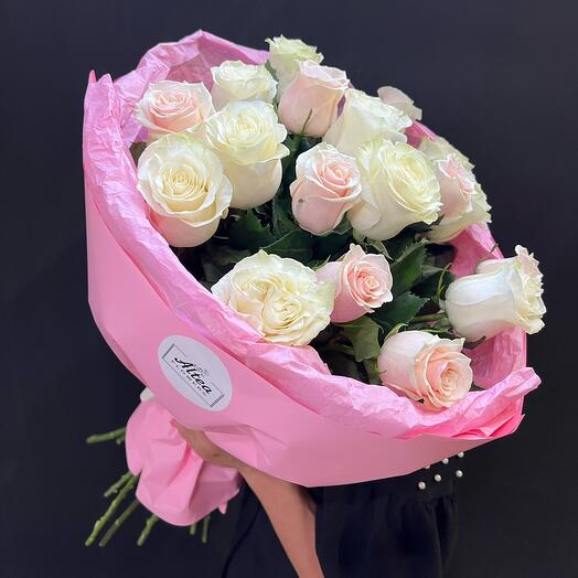 White and pink roses bouquet