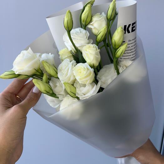 Букет "Эустома в стильной упаковке"