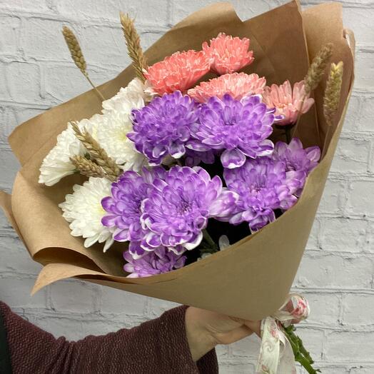 Chrysanthemums and ears of corn