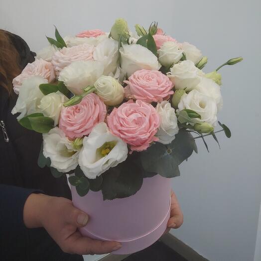 Композиция в шляпной коробочке