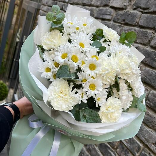 Сбоорный букет из Гвоздик и Хризантемы