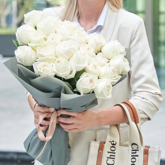 Boquet of white peony roses