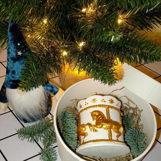 Свеча "карусель" с золотом