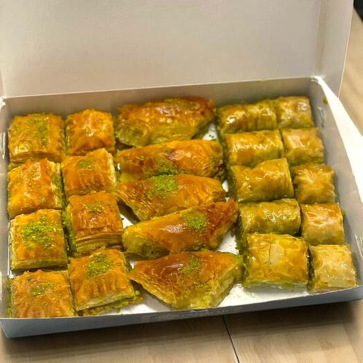 1 Kilo Fıstıklı Turk Baklavası