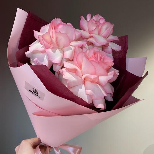 Букет комплимент из французских роз