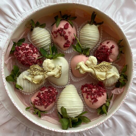 Клубника в шоколаде «Купидон» (12-18 ягод)