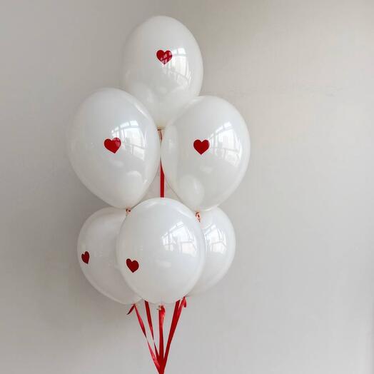 Воздушные шары 7 штук с красными сердцами