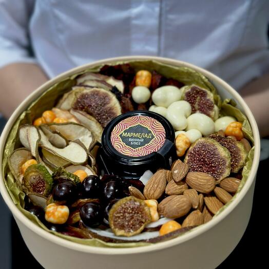 Assorted Flavors set with nuts, fruit chips and original chocolate-covered strawberries