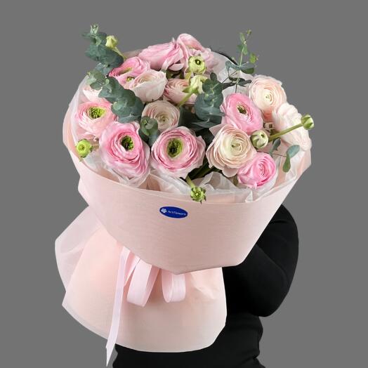 Букет 15 ранункулюсов