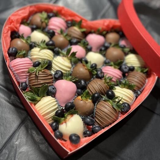 Клубника в шоколаде сердце ♥️