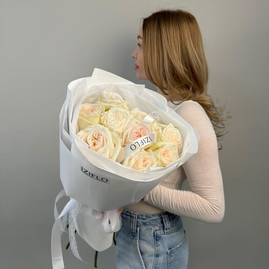 9 белых пионовидных роз Охара