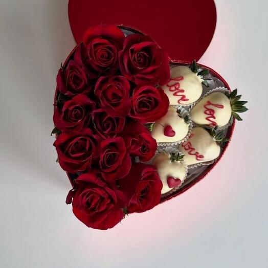 Цветы в коробке love