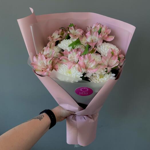 Букет из альстромерий и хризантем💗