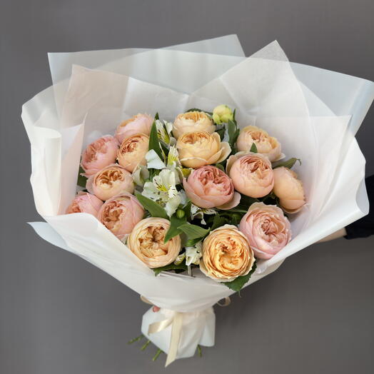 Ramo de 15 rosas peonías y Alstroemeria