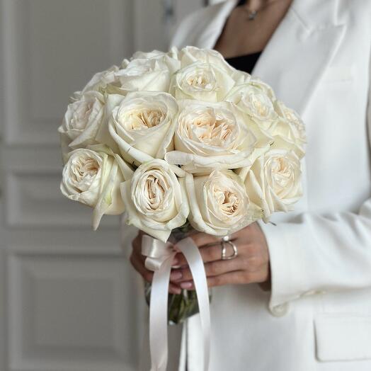 Букет невесты с парфюмированными розами White Ohara