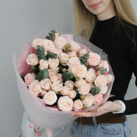 Кустовые розы «Мадам»