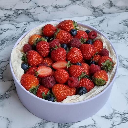 Коробка с клубникой "S"