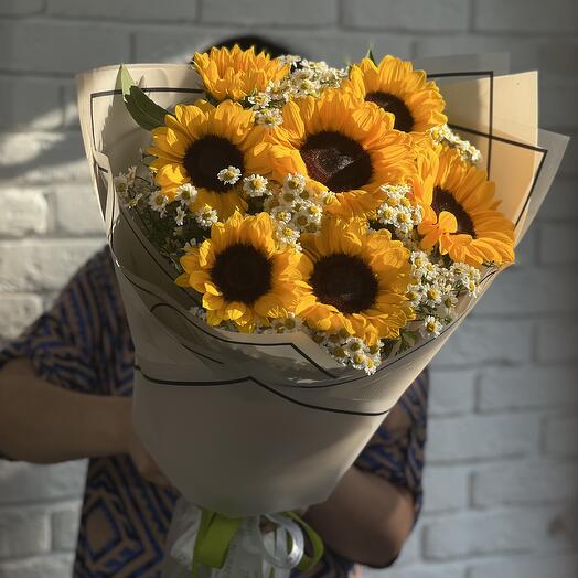 Подсолнухи с ромашками