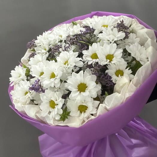 Букет из кустовой ромашковой хризантемы