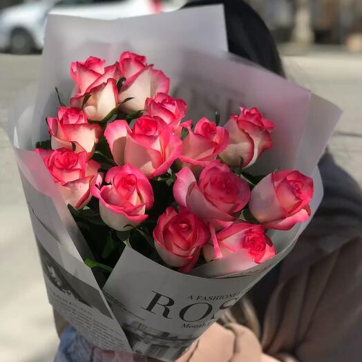 Стильный букет из розовой розы