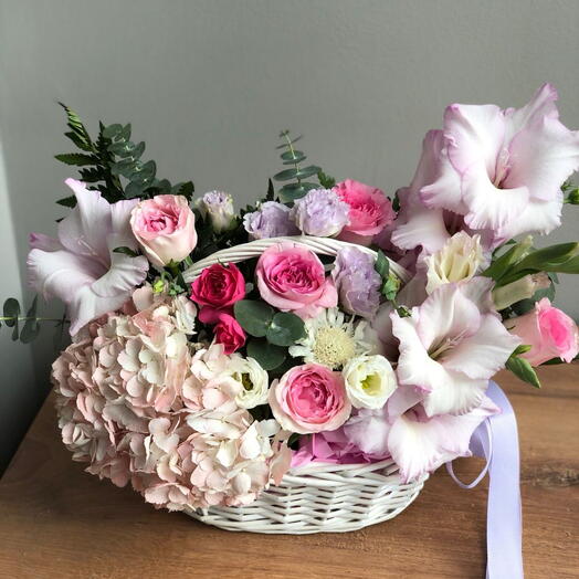 Корзина с цветами
