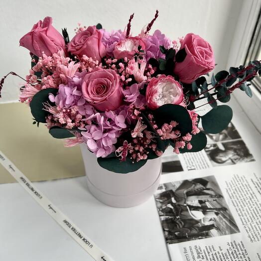 Цветы стпбилизированные в коробке