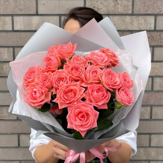 Букет из кустовых роз