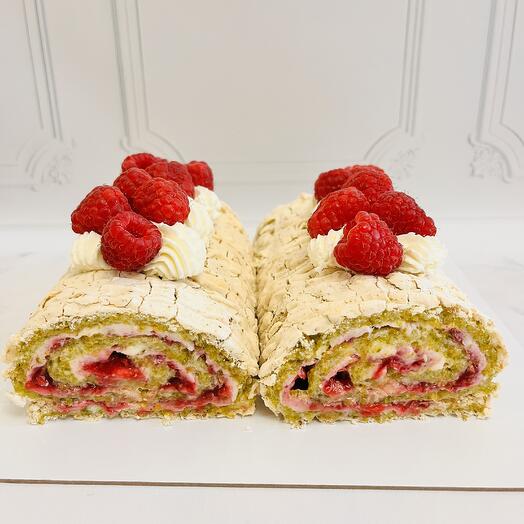 Фисташково - меренговый  рулет