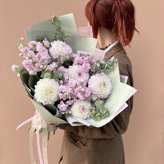 Букет с георгинами и маттиолами💞