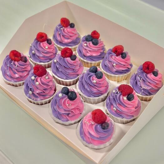 Капкейки 12 шт со свежими ягодами