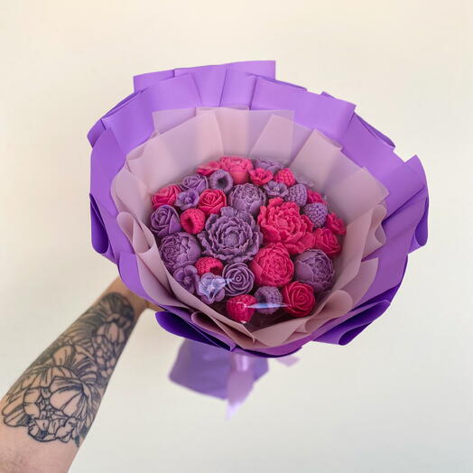 Букет из шоколадной глазури со вкусом малины и лесных ягод