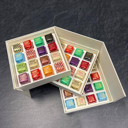 Трехуровневый подарочный набор мини-пралине счастье