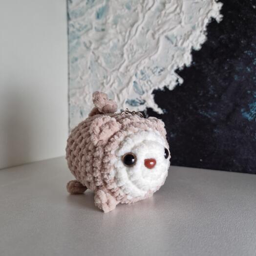 Брелок "Котик-квадрат" бежевый с белой мордочкой