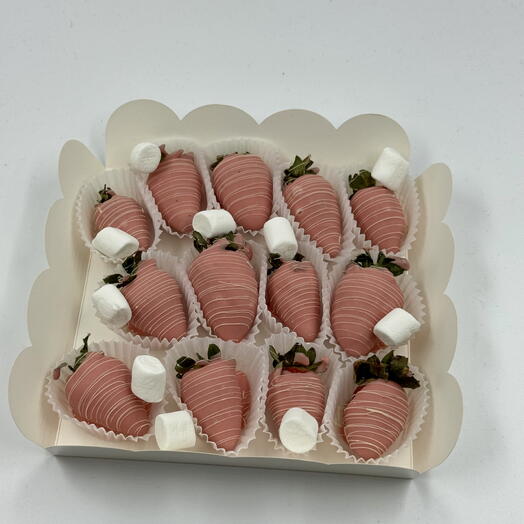 Клубника в розовом шоколаде