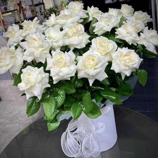 O,da! Композиция в коробке белые розы