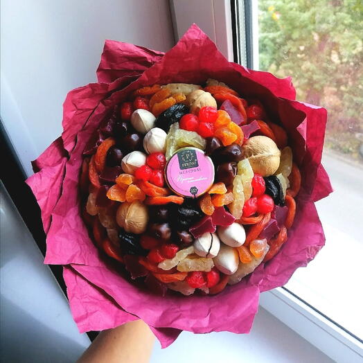 Букет из сухофруктов и орехов "Теплая осень"