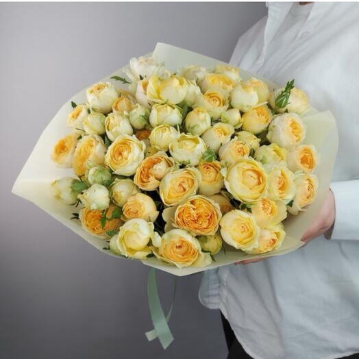 Шикарный букет из желтых пионовидных роз Сильва Санни 19шт