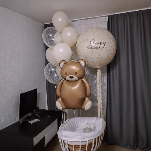 Бежевые шары с медведем,мишкой на выписку мальчика,сына из роддома-12шаров
