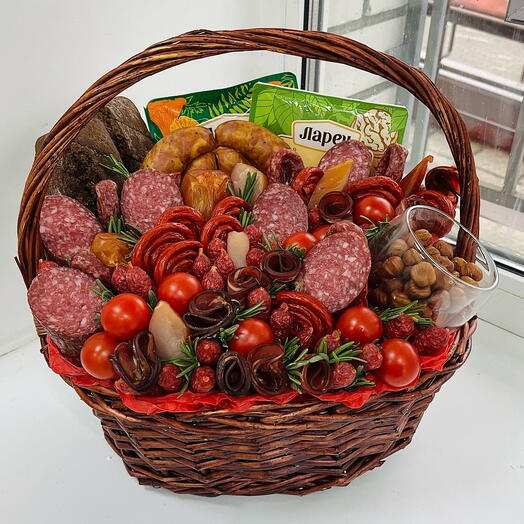 Корзина мужская «мясное ассорти»
