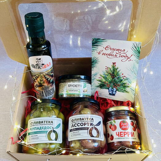 Новогодний гастрономический подарок «Вкус юга зимой» с премиальными оливками, оливковым маслом, брускеттой и томатами