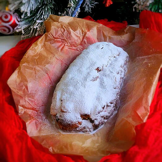 Штоллен с марцыпаном и сухофруктами