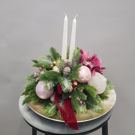 Новогодняя композиция на стол со свечами